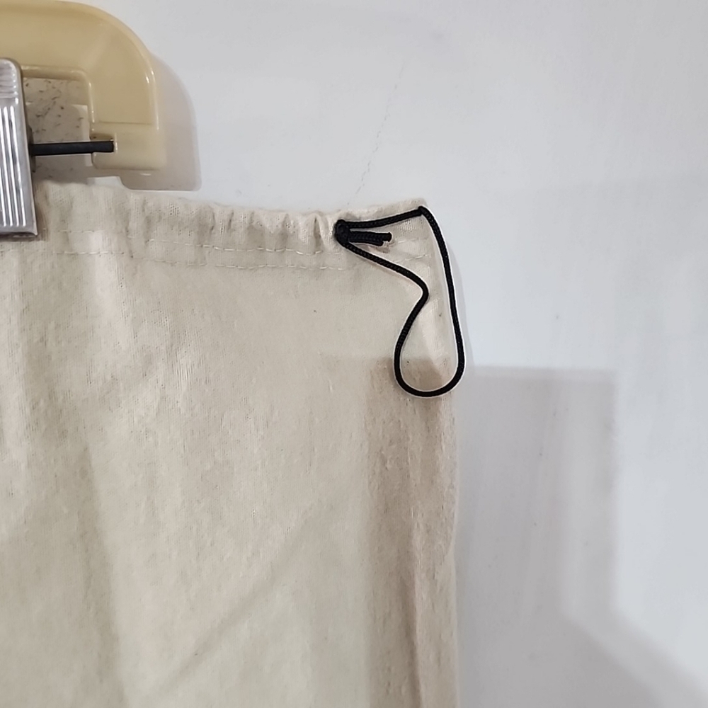 Burberry XL Dustbag, Brand NEW, 22" Wide X 23" Length - Picture 3 of 3